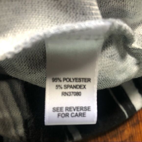 Est. 1946 Geometric Stripe Top, Dolman Sleeve, Size Large - Picture 2 of 6